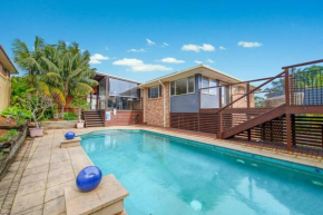 Alkira - comfy home with pool
